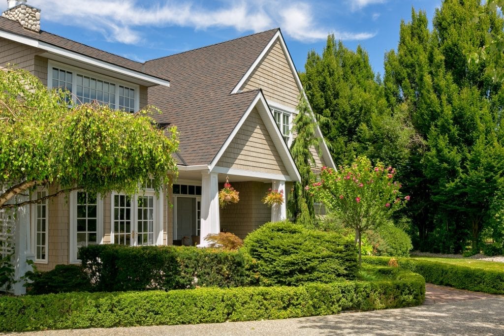 Okanagan Luxury Homes & Gardens - Hedges and Foliage