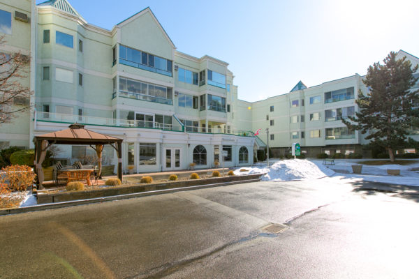 305 at Hawthorn Park listed by Domeij and Associates