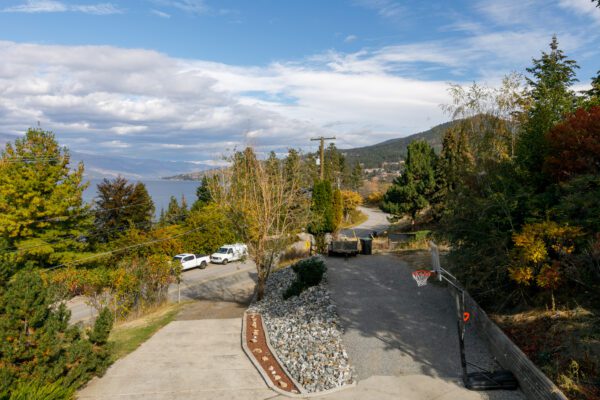 11935 Okanagan Centre Road West – Property photo 4