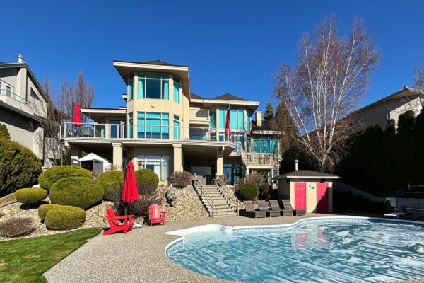 972 Skeena Drive Dilworth Mountain luxury home Domeij and Associates